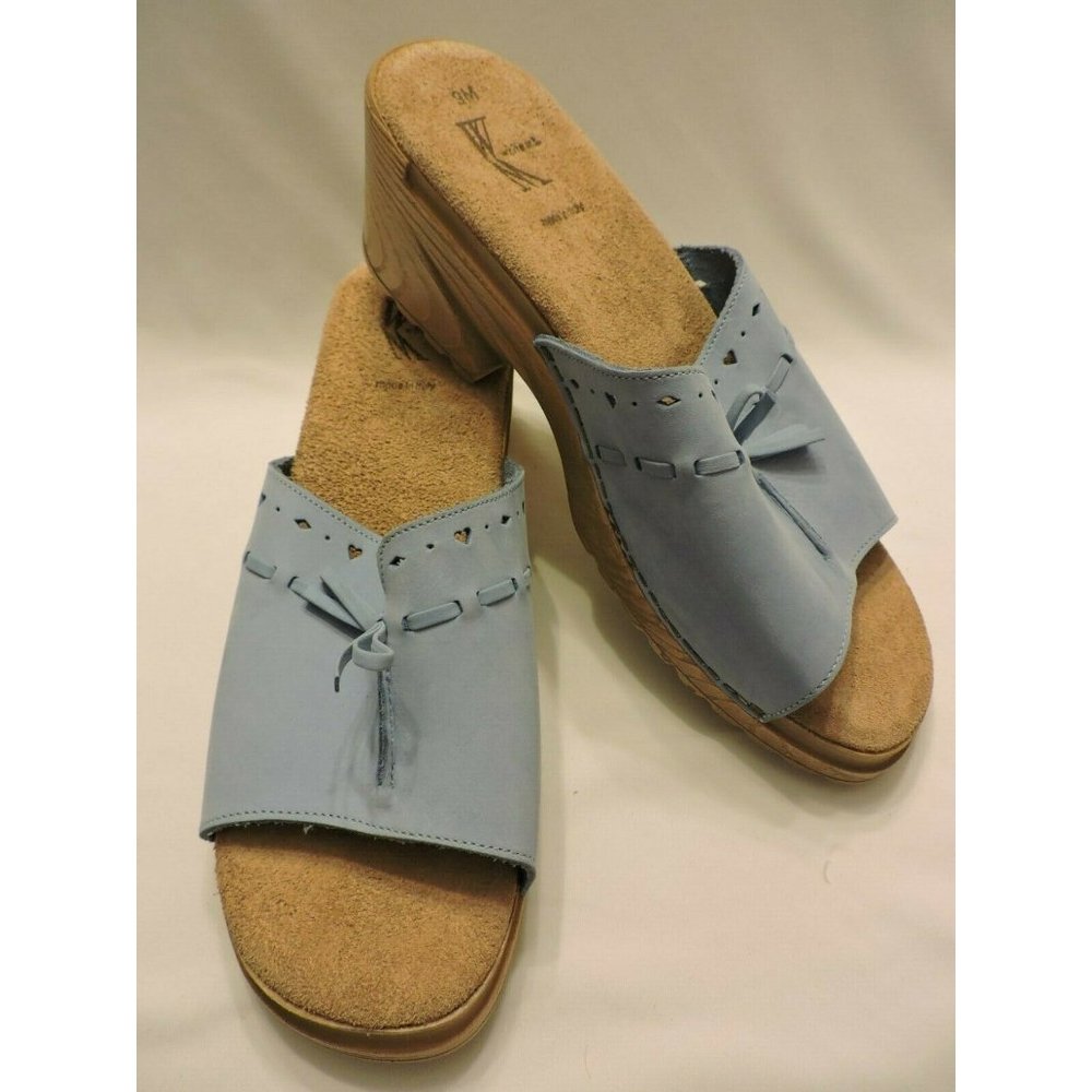 White Mountain Sandals Slip On Clogs Low Heel 9M Comfy Casual Italian Blue Shoes - Picture 1 of 4